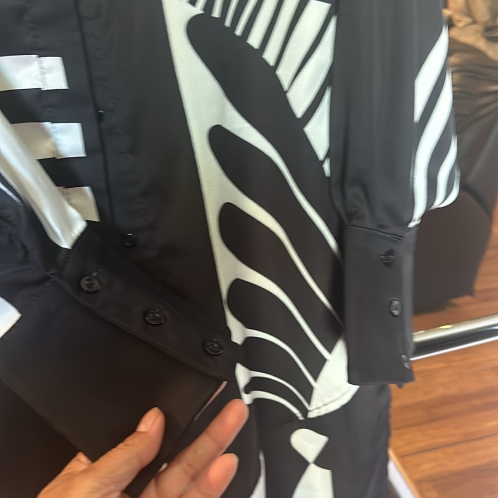 Black and White Patterned Pantsuit - Picture 6 of 6